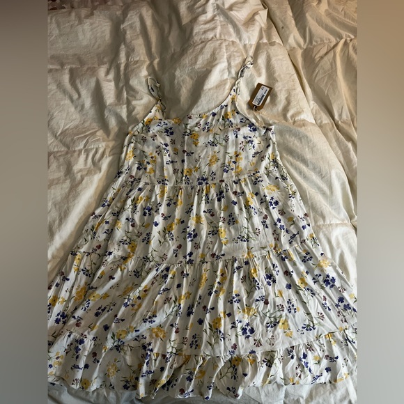 Brand New - White Floral Harlow Dress - Picture 5 of 8